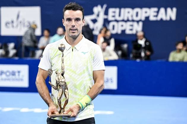Sport Bilder des Tages Spanish Roberto Bautista-Agut celebrates after winning a tennis match in the finals of the singles competition at the ATP, Tennis Herren European Open Tennis tournament in Antwerp, Sunday 20 October 2024. TOM GOYVAERTS TomxGoyvaerts  x103116772x