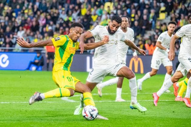 Kelvin Amian (FC NANTES) Ali Abdi (OGC Nice) FOOTBALL : FC Nantes vs OGC Nice - Ligue 1 - Journée 8 - 20 10 2024 BaptisteAutissier Panoramic 