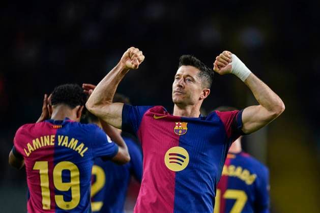 Bilder des Jahres 2024, Sport 10 Oktober Sport Themen der Woche KW42 Sport Bilder des Tages ESP: FC Barcelona, Barca v Sevilla FC. La Liga EA Sports. Date 10 Robert Lewandowski of FC Barcelona celebrates the 1-0 during the La Liga EA Sports match between FC Barcelona and Sevilla FC played at Lluis Companys Stadium on October 20, 2024 in Barcelona, Spain. kpng Copyright: xSergioxRuizx xImagox PS_241020_BAR_SEV_021