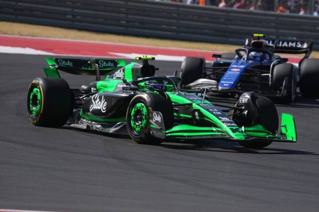 FORMULA 1 PIRELLI UNITED STATES GRAND PRIX 2024 20.10.2024, Circuit of The Americas, Austin, FORMULA 1 PIRELLI UNITED STATES GRAND PRIX 2024 ,im Bild Zhou Guanyu (CHN), Stake F1 Team Kick Sauber, Franco Colapinto (ARG), Williams Racing