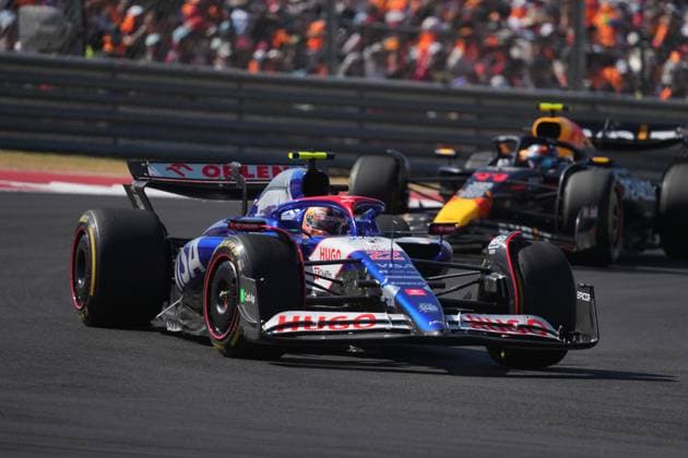 FORMULA 1 PIRELLI UNITED STATES GRAND PRIX 2024 20.10.2024, Circuit of The Americas, Austin, FORMULA 1 PIRELLI UNITED STATES GRAND PRIX 2024 ,im Bild Yuki Tsunoda (JPN), Visa Cash App RB Formula One Team, Sergio Perez (MEX), Oracle Red Bull Racing