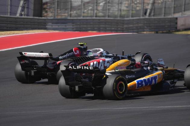 20.10.2024, Circuit of The Americas, Austin, FORMULA 1 PIRELLI UNITED STATES GRAND PRIX 2024 ,im Bild Nico Hülkenberg (DEU), MoneyGram Haas F1 Team, Esteban Ocon (FRA), Alpine F1 Team (Photo by Hasan Bratic DeFodi Images) not used in POL SRB CRO FRA GBR NED ITA USA Defodi-506_20241020_hbr_1930