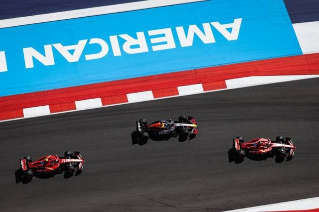 16 LECLERC Charles (mco), Scuderia Ferrari SF-24, 01 VERSTAPPEN Max (nld), Red Bull Racing RB20, 55 SAINZ Carlos (spa), Scuderia Ferrari SF-24, action during the Formula 1 Pirelli United States Grand Prix 2024, 19th round of the 2024 Formula One World Championship, WM, Weltmeisterschaft from October 18 to 20, 2024 on the Circuit of the Americas, in Austin, United States of America - F1 - US GRAND PRIX 2024 DPPI Panoramic 241020_R19_USA_DP_AV3_0165