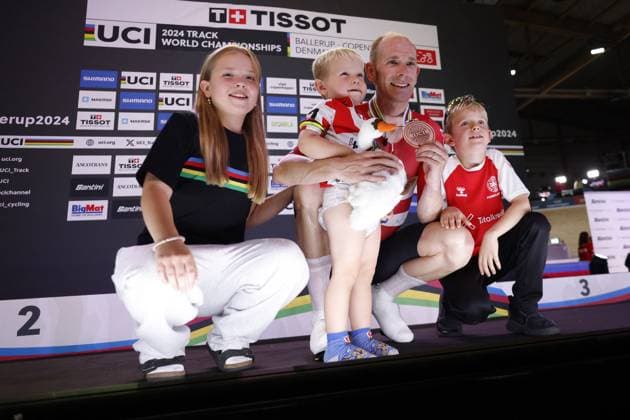 CICLISMO - Ciclismo su Pista - Tissot 2024 Track World Championships Tissot Track cycling, Rad, Radsport, Bahnrad, Bahn World Championship, WM, Weltmeisterschaft - Ballerup, Copenaghen, Den- 20 - 10-2024 - Men s Madison - Morkov Michael during Tissot 2024 Track World Championships, Track cycling race in Copenhagen, Denmark, October 20 2024 Copenhagen Denmark Copyright: xIPAxSport ABACAx