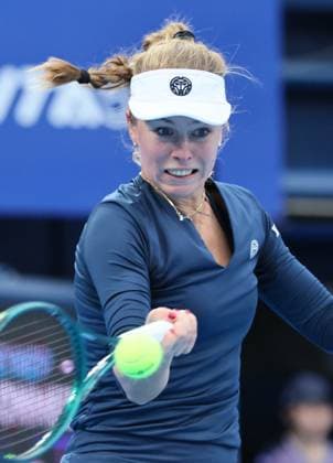 October 21, 2024, Tokyo, Japan - Magdalena Frech of Poland returns the ball against Zeynep Sonmez of Turkey during the first round match of the Toray Pan Pacific Open tennis tournament at the Ariake Coliseum in Tokyo on Monday, October 21, 2024. Sonmez defeated Frech. (photo by Yoshio Tsunoda AFLO) Noxthirdxpartyxsales  (270595325)
