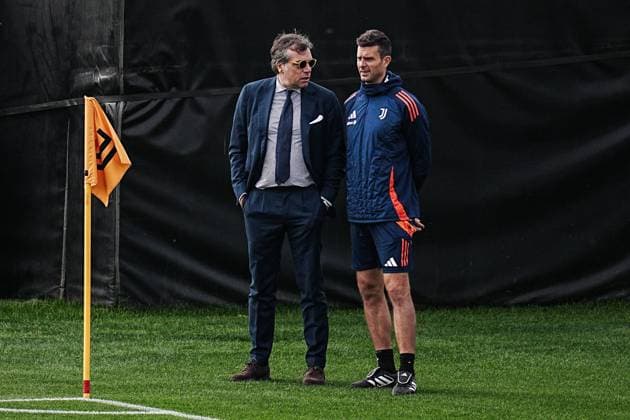 Cristiano Giuntoli, Juventus head coach Thiago Motta during training session at JTC Continassa in Turin on the eve of their League Phase, Matchday 3 of UEFA Champions League football match against VfB Stuttgart - Tuesday, October 21, 2024. - Soccer .  Copyright: xMarcoxAlpozzi LaPressex