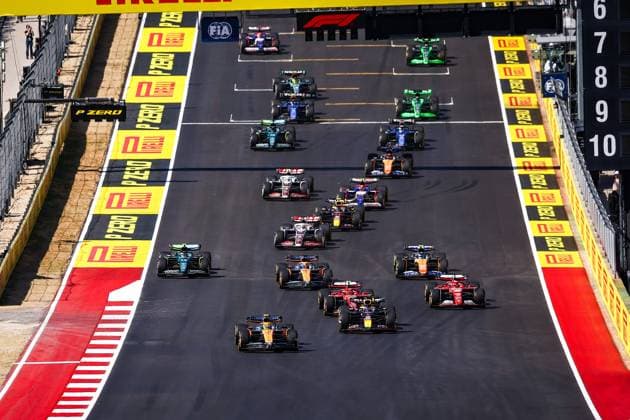 Start, 4 Lando Norris (GBR, McLaren Formula 1 Team), 1 Max Verstappen (NLD, Oracle Red Bull Racing), 55 Carlos Sainz (ESP, Scuderia Ferrari HP), 16 Charles Leclerc (MCO, Scuderia Ferrari HP), F1 Grand Prix of USA at Circuit of The Americas on October 20, 2024 in Austin, United States of America. (Photo by HOCH ZWEI) Austin United States of America