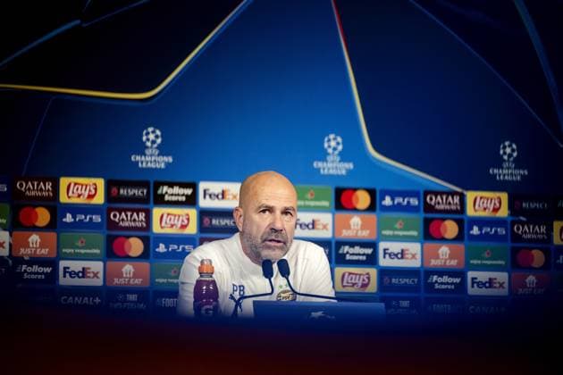 PARIS - PSV Eindhoven coach Peter Bosz during the press conference, PK, Pressekonferenz ahead of the UEFA Champions League match against Paris Saint Germain at Parc des Princes on Oct. 21, 2024 in Paris, France. ANP ROBIN VAN LONKHUIJSEN UEFA Champions League MD-1 2024 25 xVIxANPxSportx xxANPxIVx 511487681 originalFilename: 511487681.jpg