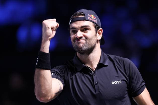 Matteo Berrettini jubelt nach dem Sieg, Jubel, Freude, Emotion, Matteo Berrettini macht die Faust und jubelt nach dem Sieg Tennis - ERSTE BANK OPEN 2024 - ATP, Tennis Herren 500 - Stadthalle - Wien - - Oesterreich - 21 October 2024. Copyright: xJuergenxHasenkopfx
