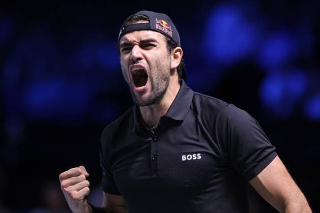 Sport Bilder des Tages Matteo Berrettini jubelt nach dem Sieg, Jubel, Freude, Emotion Tennis - ERSTE BANK OPEN 2024 - ATP, Tennis Herren 500 - Stadthalle - Wien - - Oesterreich - 21 October 2024. Copyright: xJuergenxHasenkopfx