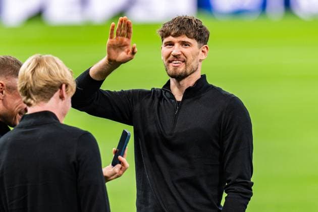 21.10.2024, Pressekonferenz vor Real Madrid vs. Borussia Dortmund, UEFA Champions League, 3. Spieltag Borussia Dortmund zur Platzbegehung im Santiago Bernabeu, hier Lukasz Piszcek, Gregor Kobel und Julian Brandt Copyright: xBahhoxKarax