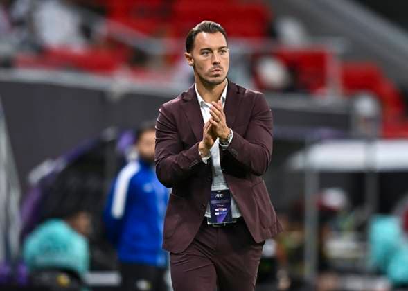 AFC CHAMPIONS LEAGUE ELITE, AL RAYYAN FC V AL-AHLI SFC Matthias Jaissle, head coach of Al Ahli SFC during the AFC Champions League elite west football match between Qatar s Al Rayyan SC and Saudi Arabia s Al Ahli SFC at Ahmad Bin Ali Stadium in Al Rayyan, Qatar on October 21, 2024. DOHA Qatar Copyright: xNOUSHADx