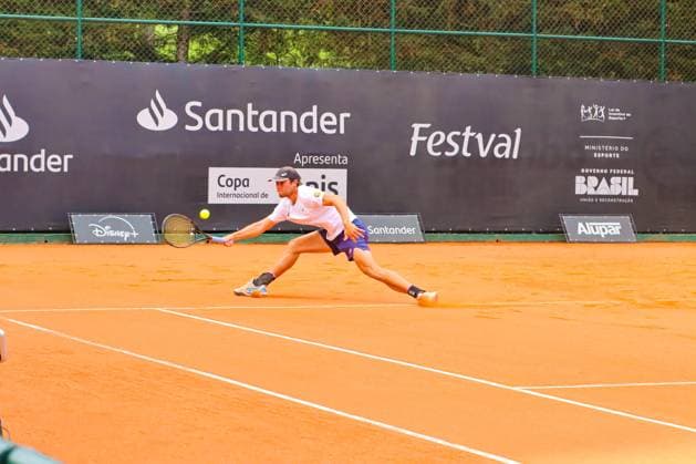 Curitiba ATP, Tennis Herren CH 100 Joao Lucas Reis passes the qualifying CURITIBA (PR), 10 21 2024- TENNIS ATP CHALLENGER CURITIBA JOAO LUCAS REIS RYAN NIJBOER- Joao Lucas Reis managed to pass the qualifying round by defeating Dutchman Ryan Nijboer 6 2 and 6 3 in the last round of qualifying and is guaranteed a place in the main draw. The ATP Challenger Curitiba is being held on the courts of Graciosa Country Club and will end on October 27, 2024. (Foto: Edson De Souza Thenews2 imago images) SPO  Copyright: xEdsonxTeodoroxDexSouzax
