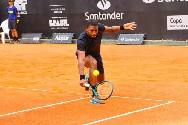 Curitiba ATP, Tennis Herren CH 100 Joao Lucas Reis passes the qualifying CURITIBA (PR), 10 21 2024- TENNIS ATP CHALLENGER CURITIBA JOAO LUCAS REIS RYAN NIJBOER- Joao Lucas Reis managed to pass the qualifying round by defeating Dutchman Ryan Nijboer 6 2 and 6 3 in the last round of qualifying and is guaranteed a place in the main draw. The ATP Challenger Curitiba is being held on the courts of Graciosa Country Club and will end on October 27, 2024. (Foto: Edson De Souza Thenews2 imago images) SPO  Copyright: xEdsonxTeodoroxDexSouzax