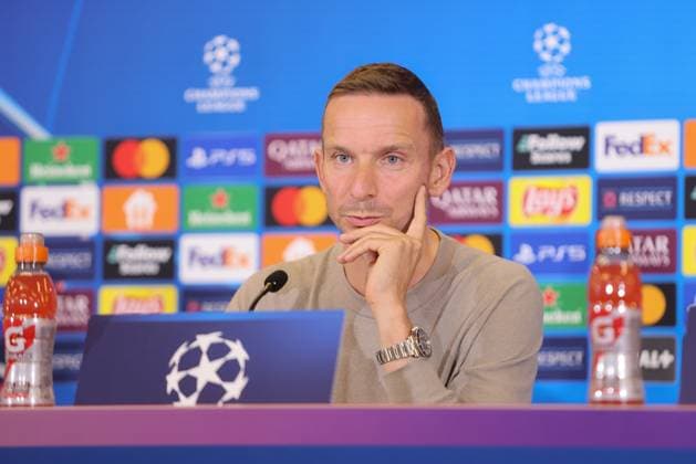 SOCCER - UEFA CL, RBS vs Zagreb SALZBURG,AUSTRIA,22.OCT.24 - SOCCER - UEFA Champions League, Red Bull Salzburg vs GNK Dinamo Zagreb, preview, press conference, PK, Pressekonferenz RBS. Image shows head coach Pepijn Lijnders (RBS).  GEPAxpictures xMathiasxMandl