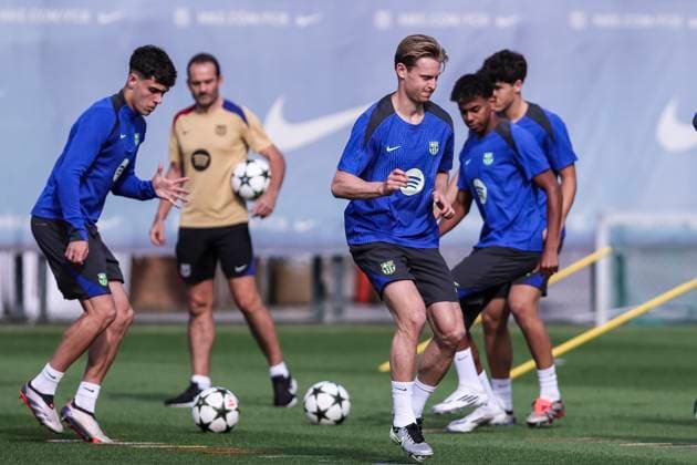 October 22, 2024, Sant Joan Despi, Barcelona, SPAIN: Frenkie de Jong during the training day of FC Barcelona, Barca ahead UEFA Champions League, football match against Bayern Munich at Ciudad Esportiva Joan Gamper on October 22, 2024 in Sant Joan Despi, Barcelona, Spain. Sant Joan Despi SPAIN - ZUMAa181 20241022_zaa_a181_004 Copyright: xJavierxBorregox