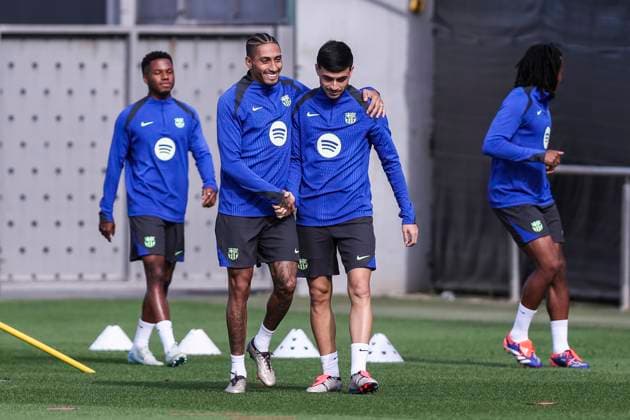 October 22, 2024, Sant Joan Despi, Barcelona, SPAIN: Raphinha Dias Belloli and Pedro Gonzalez Pedri during the training day of FC Barcelona, Barca ahead UEFA Champions League, football match against Bayern Munich at Ciudad Esportiva Joan Gamper on October 22, 2024 in Sant Joan Despi, Barcelona, Spain. Sant Joan Despi SPAIN - ZUMAa181 20241022_zaa_a181_006 Copyright: xJavierxBorregox