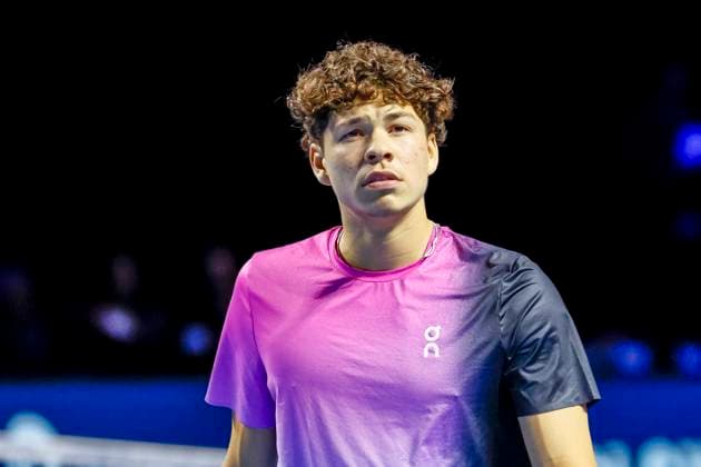 Ben Shelton (USA) , Tennis, Swiss Indoors ATP, Tennis Herren World Tour 500), 1 16 Finals Einzel, 2024, Tomas Martin Etcheverry (ARG) vs. Ben Shelton (USA), 22.10.2024, St. Jakobshalle, Basel, Schweiz Basel St. Jakobshalle BS Schweiz Copyright: xGrantxHubbsx