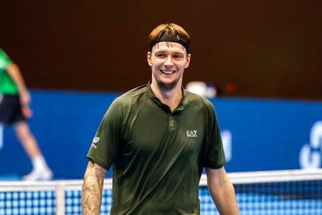 Alexander Bublik (KAZ) , Tennis, Swiss Indoors ATP, Tennis Herren World Tour 500), 1 16 Finals Einzel, 2024, Botic v. de Zandschulp (NED) vs. Alexander Bublik (KAZ), 22.10.2024, St. Jakobshalle, Basel, Schweiz Basel St. Jakobshalle BS Schweiz Copyright: xGrantxHubbsx