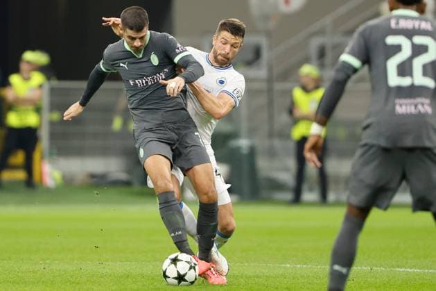 AC Milan v Club Brugge - UEFA Champions League MILAN, ITALY - OCTOBER 22 : Morata Alvaro forward of AC Milan battles for the ball with Mechele Brandon defender of Club Brugge during matchday 3 of the UEFA Champions League, a league phase match between AC Milan and Club Brugge at the San Siro stadium on October 22, 2024 in Milan, Italy, 22 10 2024 Milan Italy  Copyright: xJanxDexMeuleneirx