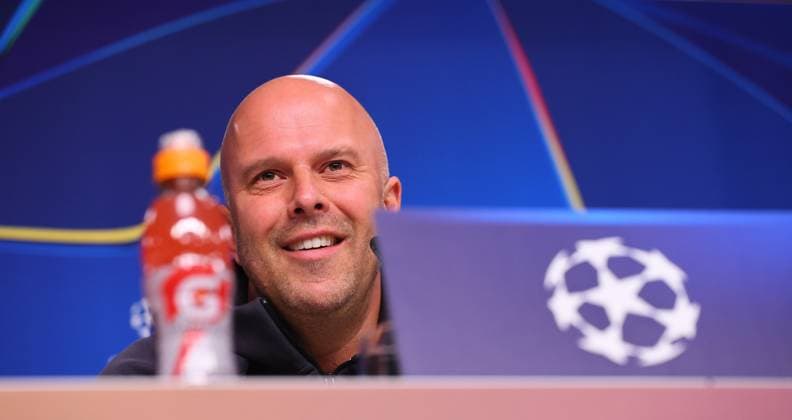 Liverpool FC - Pressekonferenz Champions League Leipzig, 22.10.2024, Red Bull Arena, Fußball, UEFA Champions League, Matchday-1, RB LEIPZIG vs.FC LIVERPOOL am 23 10 2024 , Pressekonferenz FC Liverpool , Im Bild: Trainer Manager Arne Slot (FC Liverpool) ,