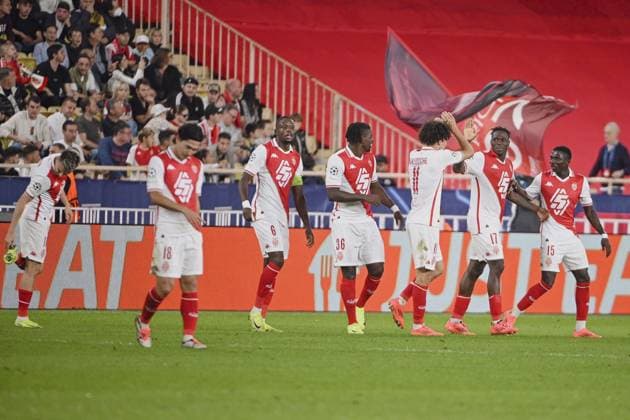 Fußball, CL, AS Monaco - Roter Stern Belgrad Joy of Defender SINGO Wilfried (AS Monaco) and AS Monaco Football club team after mark a goal. AS Monaco vs Red Star Belgrade - Crvena Zvezda - UEFA Champions League in Stade Louis II, MONACO, on October 22, 2024. FOOTBALL: C1 - AS Monaco vs Red Star Belgrade - Crvena zvezda - UEFA Champions League - 10 22 24 FredDides Panoramic 