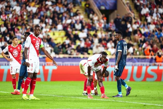 Fußball, CL, AS Monaco - Roter Stern Belgrad 22nd October 2024 - UEFA CHAMPIONS LEAGUE - J3 - SEASON 2024 2025 - AS MONACO vs CRVENA ZVEZDA - STADE LOUIS II the disappointment of zakaria (denis) with singo (wilfried) during the game MONACO MONACO Copyright: xSPORTPIXPRESSx xFREDxPORCUx