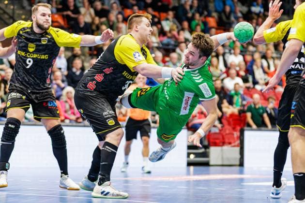 Sport Bilder des Tages v.l. Nils Roeller (HSC 2000 Coburg, 30), Ian Weber (GWD Minden, 13) GER, GWD Minden vs. HSC 2000 Coburg, Handball, 2. Bundesliga, 8. Spieltag, Spielzeit 2024 2025, 22.10.2024 GER, GWD Minden vs. HSC 2000 Coburg, Handball, 2. Bundesliga, 8. Spieltag, Spielzeit 2024 2025, 22.10.2024 Luebbecke