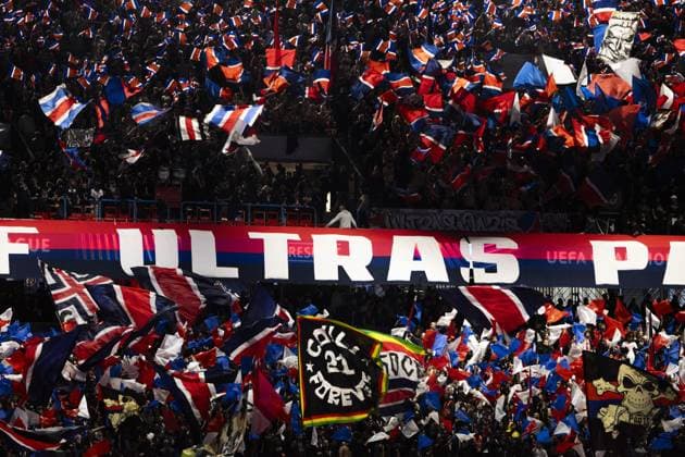 PARIS - PSG fans during the UEFA Champions League match between Paris Saint Germain and PSV Eindhoven at Parc des Princes on Oct. 22, 2024 in Paris, France. ANP ROBIN VAN LONKHUIJSEN UEFA Champions League 2024 25 xVIxANPxSportx xxANPxIVx 511571724 originalFilename: 511571724.jpg