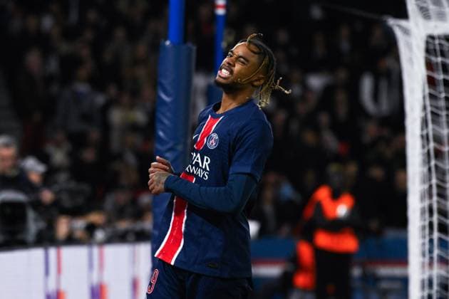 Bradley Barcola ( 29 - PSG ) looks dejected during the UEFA Champions League match between Paris Saint Germain and PSV Eindhoven at Parc Des Princes on October 22, 2024 in Paris, France. ( Photo by federico pestellini panoramic ) - FOOTBALL : PSG vs PSV - Ligue des Champions - 22 10 2024 FedericoPestellini Panoramic 