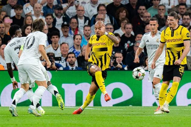 22.10.2024, Real Madrid vs. Borussia Dortmund, UEFA Champions League, 3. Spieltag. Donyell Malen (Borussia Dortmund, 21) Marcel Sabitzer (Borussia Dortmund, 20) Copyright: xBahhoxKarax