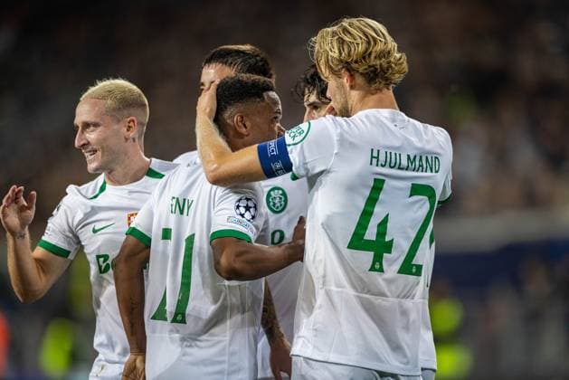 SOCCER - UEFA CL, Sturm vs Sporting KLAGENFURT,AUSTRIA,22.OCT.24 - SOCCER - UEFA Champions League, SK Sturm Graz vs Sporting CP. Image shows the rejoicing of Sporting Lissabon.  GEPAxpictures xMatthiasxTrinkl