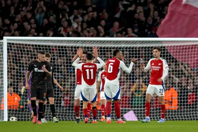 Arsenal FC celebrate Gabriel Martinelli™s goal during the UEFA Champions League match between Arsenal and Shakhtar Donetsk at the Emirates Stadium, London, England on 22 October 2024. Copyright: xPhilxHutchinsonx 42010005