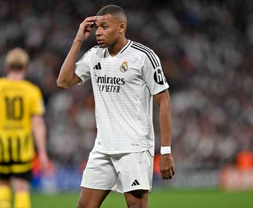 22.10.2024, Fussball UEFA Champions League 2024 2025, 3.Spieltag, Real Madrid - Borussia Dortmund, im Estadio Santiango Bernabeu in Madrid (Spanien), Kylian Mbappe (Real Madrid) nachdenklich.