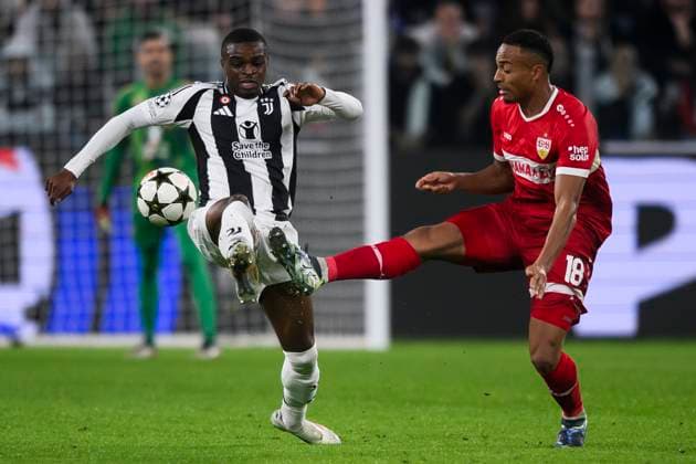 Juventus FC v VfB Stuttgart - UEFA Champions League Pierre Kalulu of Juventus FC competes for the ball with Jamie Leweling of VfB Stuttgart during the UEFA Champions League 2024 25 league phase football match between Juventus FC and VfB Stuttgart. Turin Italy Copyright: xNicolòxCampox