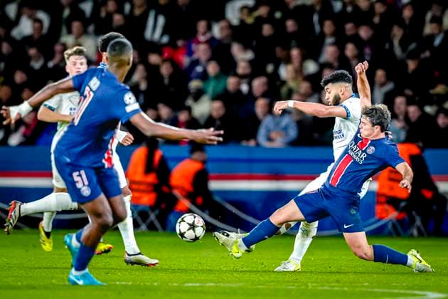 PSV Eindhoven midfielder Ismael saibari, Paris Saint-Germain midfielder Joao Neves, during the match Paris - PSV at the Parc des Princes Stadium for the UEFA Champions League - League phase - Matchday 3 season 2023-2024 in PARIS, France on 22 oktober 2024 (photo by Geert van Erven - EYE4images DeFodi Images) not used in POL SRB CRO FRA GBR NED ITA USA Defodi-746_196498