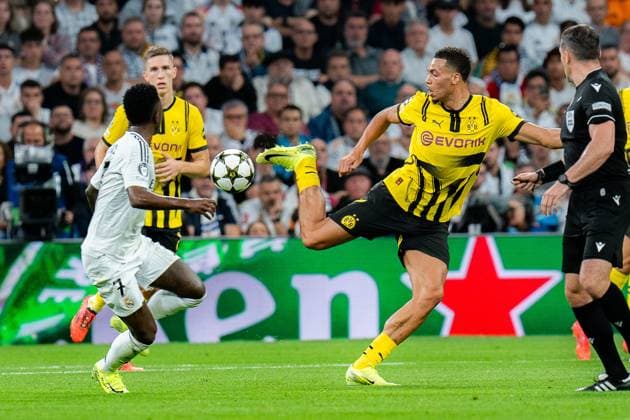 22.10.2024, Real Madrid vs. Borussia Dortmund, UEFA Champions League, 3. Spieltag Felix Nmecha (Borussia Dortmund, 8) gegen Vinicius Junior (Real Madrid, 7) Copyright: xBahhoxKarax