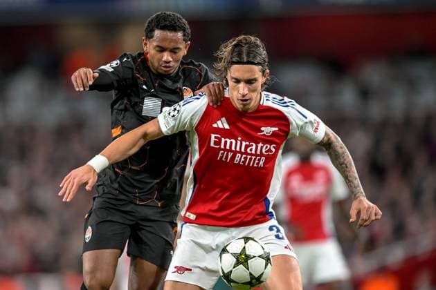 Riccardo Califiori of Arsenal FC control the ball during the UEFA Champions League match between Arsenal and Shakhtar Donetsk at the Emirates Stadium, London, England on 22 October 2024. Copyright: xPhilxHutchinsonx 42010011