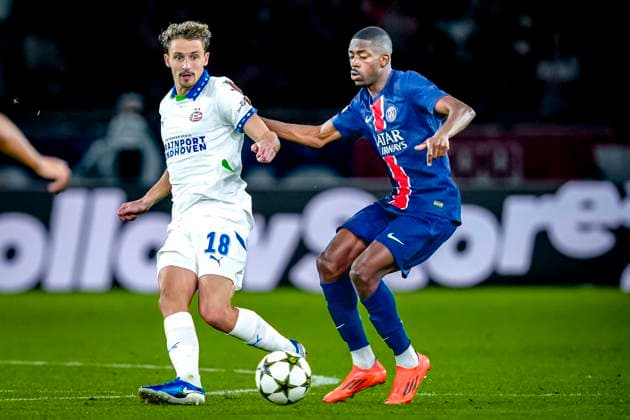 PSV Eindhoven defender Olivier Boscagli, Paris Saint-Germain forwarder Ousmane Dembele, during the match Paris - PSV at the Parc des Princes Stadium for the UEFA Champions League - League phase - Matchday 3 season 2023-2024 in PARIS, France on 22 oktober 2024 (photo by Geert van Erven - EYE4images DeFodi Images) not used in POL SRB CRO FRA GBR NED ITA USA Defodi-746_196549