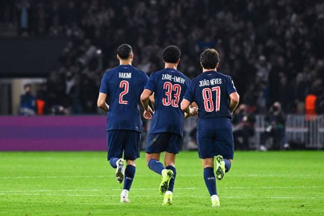 Achraf Hakimi ( 2 - PSG ) celebrates with Warren ZAIRE EMERY ( 33 - PSG ) and Joao Pedro Goncalves Neves ( 87 - PSG ) during the UEFA Champions League match between Paris Saint Germain and PSV Eindhoven at Parc Des Princes on October 22, 2024 in Paris, France. ( Photo by federico pestellini panoramic ) - FOOTBALL : PSG vs PSV - Ligue des Champions - 22 10 2024 FedericoPestellini Panoramic 