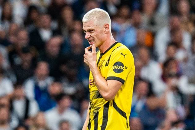 22.10.2024, Real Madrid vs. Borussia Dortmund, UEFA Champions League, 3. Spieltag Julian Ryerson (Borussia Dortmund, 26) wird ausgewechselt für Emre Can (Borussia Dortmund, 23) und ist unzufrieden, unglücklich Copyright: xBahhoxKarax