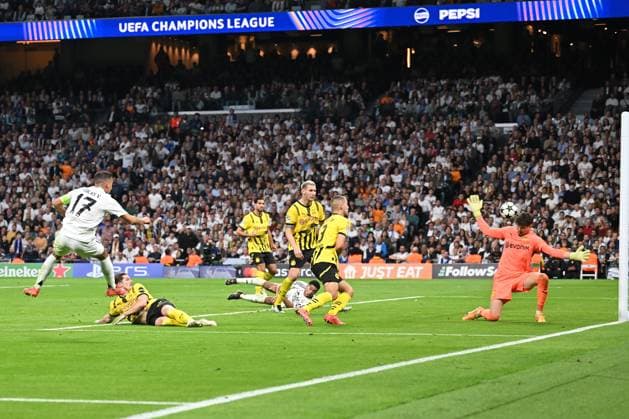 Madrid, Estadio Santiago Bernabeu, 22.10.24, GER, Herren, UEFA Champions League, Saison 2024-2025, Real Madrid - Borussia Dortmund Bild: Lucas VAZQUEZ (Real Madrid) macht das Tor zum 3:2 Only for editorial use! UEFA regulations prohibit any use of photographs as image sequences and or quasi-video. Spanien