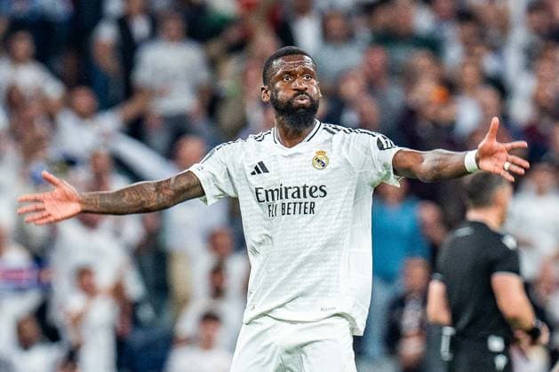 22.10.2024, Real Madrid vs. Borussia Dortmund, UEFA Champions League, 3. Spieltag Antonio Rüdiger (Real Madrid, 22) jubelt nach dem Tor zum 2:2 durch Vinicius Junior (Real Madrid, 7) Copyright: xBahhoxKarax
