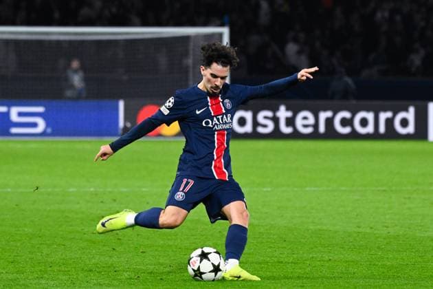 Mauro Junior ( 17 - PSV ) during the UEFA Champions League match between Paris Saint Germain and PSV Eindhoven at Parc Des Princes on October 22, 2024 in Paris, France. ( Photo by federico pestellini panoramic ) - FOOTBALL : PSG vs PSV - Ligue des Champions - 22 10 2024 FedericoPestellini Panoramic 