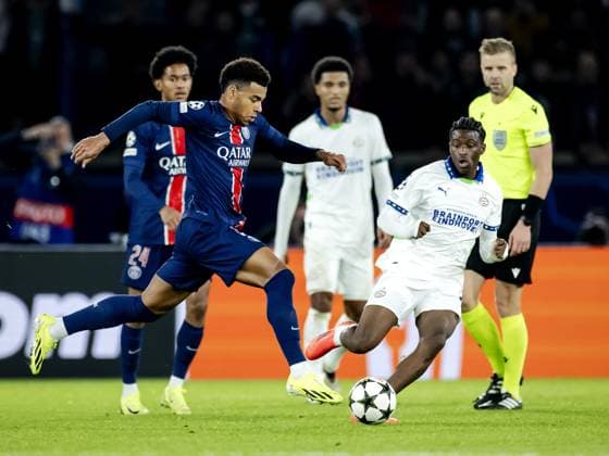 PARIS - Desire Doue of Paris Saint-Germain and Isaac Babadi of PSV Eindhoven (l-r) during the UEFA Champions League match between Paris Saint Germain and PSV Eindhoven at Parc des Princes on Oct. 22, 2024 in Paris, France. ANP ROBIN VAN LONKHUIJSEN UEFA Champions League 2024 25 xVIxANPxSportx xxANPxIVx 511589460 originalFilename: 511589460.jpg