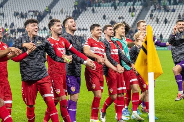 22.10.24 Juventus Turin - VfB Stuttgart Italien, Turin, 22.10.2024, Fussball, UEFA Champions League, Juventus Turin - VfB Stuttgart: Schlussjubel Team Mannschaft Spieler VfB Stuttgart.
