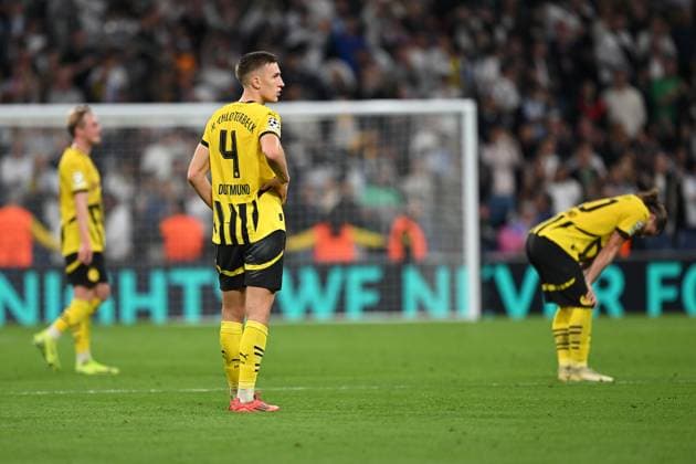 Madrid, Estadio Santiago Bernabeu, 22.10.24, GER, Herren, UEFA Champions League, Saison 2024-2025, Real Madrid - Borussia Dortmund Bild: v.li. Julian BRANDT (Dortmund), Nico SCHLOTTERBECK (Dortmund) und Marcel SABITZER (Dortmund) Only for editorial use! UEFA regulations prohibit any use of photographs as image sequences and or quasi-video. Spanien