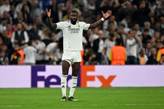 Madrid, Estadio Santiago Bernabeu, 22.10.24, GER, Herren, UEFA Champions League, Saison 2024-2025, Real Madrid - Borussia Dortmund Bild: Antonio RUEDIGER (Real Madrid) jubelt nach seinem Tor zum 1:2 Only for editorial use! UEFA regulations prohibit any use of photographs as image sequences and or quasi-video. Spanien