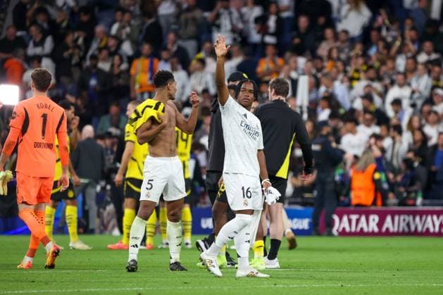 October 22, 2024, Madrid, Spain: Endrick Felipe, Brazilian footballer for Real Madrid, greets the fans at the end of a Champions League match. Real Madrid defeated Borussia Dortmund 5-2 tonight at the Santiago Bernabeu Stadium in the UEFA Champions League. Madrid Spain - ZUMAs197 20241022_aaa_s197_655 Copyright: xDavidxCanalesx