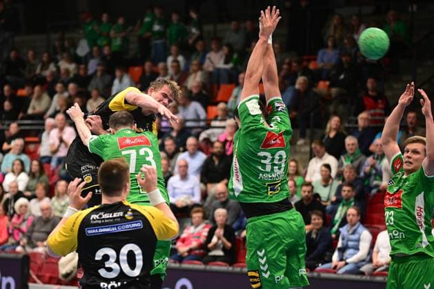 22-10-2024 pmk NH132391 Handball Herren 2.Bundesliga Saison 2024 2025 Merkur-Arena Luebbecke TSV GWD Minden - HSC 2000 Coburg Nils ROELLER (30) Coburg Alexander WECK (73) Minden Janis Pavels VALKOVSKIS (26) Coburg Carles ASENSIO CAMBRA (39) Minden Niclas Benedict HEITKAMP (23) Minden